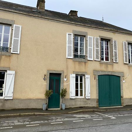Le Trianon Acomodação com café da manhã Le Bourgneuf-la-Foret Exterior foto